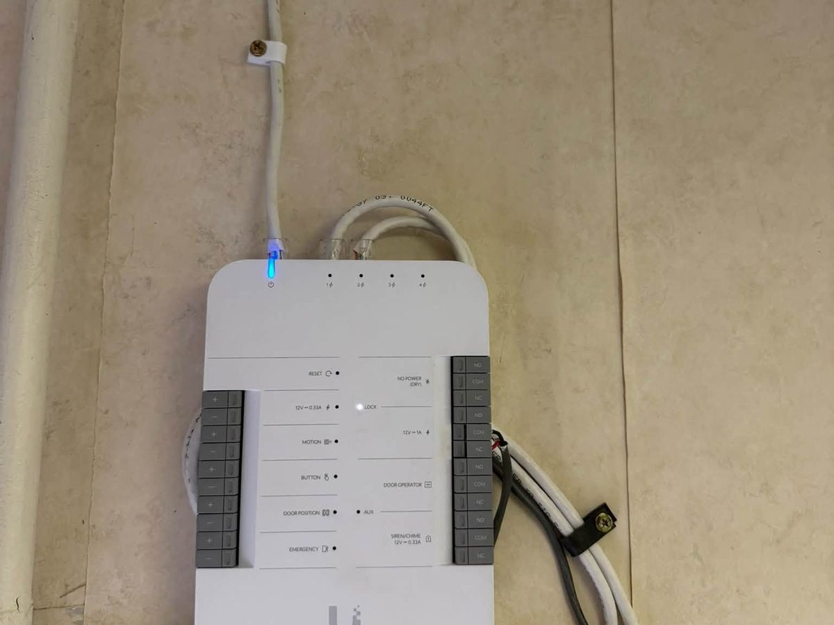 Access hub, tied into the network